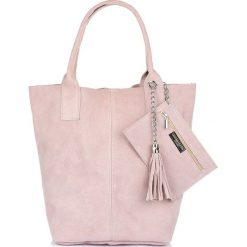 Worek skórzany jasnoróżowy L82. Czerwone torebki do ręki damskie z aplikacjami, z materiału, zamszowe, bez dodatków. Za 164.99 zł.