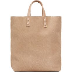 Skórzana torebka w kolorze beżowym - 45 x 46 x 11 cm. Torby na ramię damskie Marc O' Polo, w paski, ze skóry. W wyprzedaży za 434.95 zł.