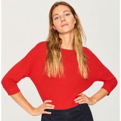 Sweter z rękawami 3/4 - Czerwony. Czerwone swetry damskie Reserved. Za 59.99 zł.
