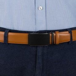 Pasek męski skórzany 3,5 cm klamra automatyczna Beltimore camelowy 03-594 : Kolory - brązowy, beżowy, Rozmiar pasków - r.105-120 cm. Brązowe paski damskie bez wzorów, ze skóry, wizytowe. Za 64.99 zł.