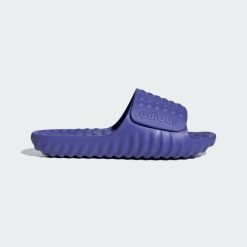 Klapki Adissage 360rec. Fioletowe klapki męskie Adidas, z materiału, klasyczne. Za 149.00 zł.