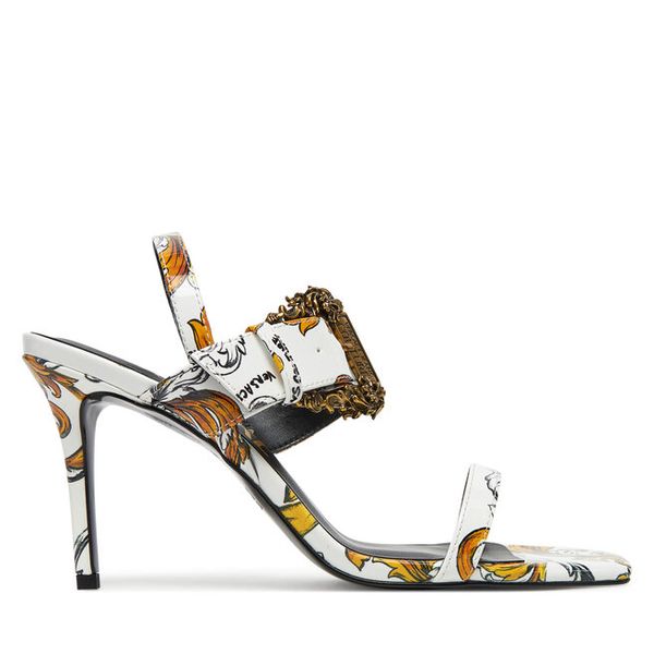 Sandały Versace Jeans Couture. Białe sandały damskie Versace Jeans Couture, bez wzorów, z jeansu, bez obcasa, na szpilce, bez zapięcia. Za 649.99 zł.