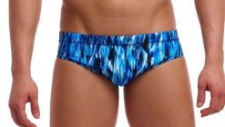 Kąpielówki męskie Funky Trunks Wing Streak - slipy. Niebieskie kąpielówki męskie FUNKY TRUNKS, m, bez wzorów, z elastanu, do pływania. Za 139.00 zł.