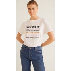 Mango - Top Password. Białe topy damskie marki Mango, z nadrukiem, z bawełny, z okrągłym kołnierzem, z krótkim rękawem. Za 59.90 zł.