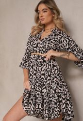 Czarna Sukienka Bawełniana o Rozkloszowanym Kroju w Etniczny Print Zalivine. Czarne sukienki damskie Renee, na co dzień, na lato, l, z aplikacjami, z bawełny, eleganckie, bez kołnierzyka, bez ramiączek, mini, rozkloszowane. Za 39.99 zł.