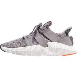 Adidas Originals PROPHERE Tenisówki i Trampki grethr/ftwwht/solred. Trampki męskie marki adidas Originals. W wyprzedaży za 466.65 zł.