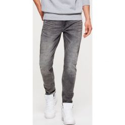 Jeansy SLIM - Szary. Szare jeansy męskie Cropp. Za 139.99 zł.