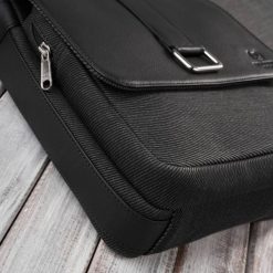 Portfel męski AY-06-BL i torba męska skórzana na ramię AY-01-BL zestaw Paolo Peruzzi ZUP-138. Brązowe portfele męskie bez wzorów, z bawełny, eleganckie, na ramię. Za 199.99 zł.