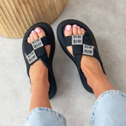 Czarne klapki damskie na platformie Potocki 16347. Czarne klapki damskie POTOCKI, z aplikacjami, ze skóry, eleganckie, bez obcasa, na platformie. W wyprzedaży za 131.12 zł.