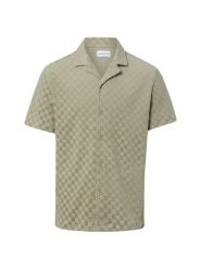 Lindbergh koszula casual Mężczyźni Comfort Fit zielony, M. Zielone koszule męskie Lindbergh, na lato, m, bez wzorów, z dzianiny, casualowe, bez kołnierzyka, bez ramiączek. Za 179.95 zł.