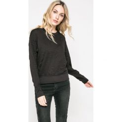 Jacqueline de Yong - Bluza Wilder. Szare bluzy damskie Jacqueline de Yong, z dzianiny. W wyprzedaży za 49.90 zł.