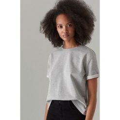 Koszulka z dresowej dzianiny - Szary. T-shirty damskie marki Mohito. Za 49.99 zł.