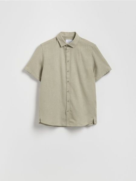 Koszula regular z domieszką wiskozy - oliwkowy. Zielone koszule męskie Reserved, l, bez wzorów, z bawełny, bez kołnierzyka, bez ramiączek. Za 129.99 zł.