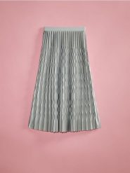 Plisowana spódnica midi - wielobarwny. Spódnice damskie Reserved, l, bez wzorów, z dzianiny, midi, rozkloszowane. W wyprzedaży za 59.99 zł.
