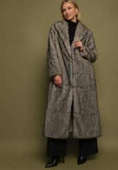 Beżowo-Czarny Długi Płaszcz Futrzany z Kołnierzem Banisse. Brązowe płaszcze damskie Born2be, l, bez wzorów, z futra, eleganckie, długie, bez kaptura. Za 349.99 zł.