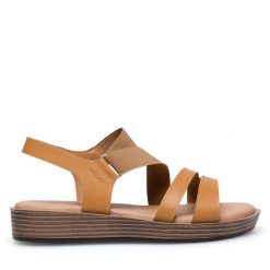 Sandały Lasocki. Brązowe sandały damskie Lasocki, bez wzorów, bez obcasa, na płaskiej podeszwie, bez zapięcia. Za 99.99 zł.