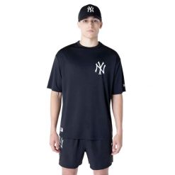 T-Shirt New Era League Essentials Tee Neyyan Dorośli. Czarne t-shirty męskie New Era, s, bez wzorów, z materiału, sportowe, bez kołnierzyka. Za 157.00 zł.