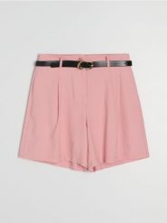 Wiskozowe szorty z zakładkami i paskiem - różowy. Czerwone szorty damskie Sinsay, l, bez wzorów, z wiskozy. Za 49.99 zł.