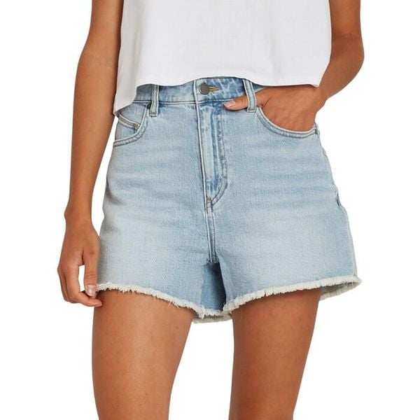 Spodenki turystyczne damskie Volcom Stoney Sun. Niebieskie szorty sportowe damskie Volcom, xs, bez wzorów, z bawełny, sportowe, trekkingowe. W wyprzedaży za 108.00 zł.