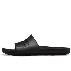 Kapcie Crocs Crocs Slide Dorosłych. Czarne kapcie damskie Crocs, bez wzorów, z materiału, bez obcasa. Za 251.00 zł.