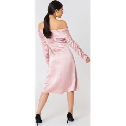 NA-KD Party Sukienka z odkrytymi ramionami - Pink. Sukienki damskie marki NA-KD Party. W wyprzedaży za 36.58 zł.