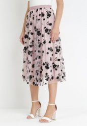 Różowa Tiulowa Spódnica z Welurowym Wzorem w Kwiaty i Gumką w Pasie Iyosi. Czerwone spódnice damskie Born2be, bez wzorów, z tiulu, midi. Za 69.99 zł.