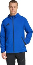 Kurtka męska Adidas Kurtka męska adidas Tiro 26 Travel Windbreaker niebieska KD3335 L. Niebieskie kurtki męskie Adidas, l, bez wzorów, bez kaptura. Za 243.48 zł.