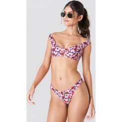 J&K Swim X NA-KD Dół bikini z wysokimi wycięciami - Pink. Bikini damskie marki J&K Swim X NA-KD. Za 60.95 zł.