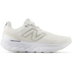 Buty damskie New Balance Fresh Foam x 520 v9 W520LW9 – białe. Białe obuwie sportowe damskie New Balance, bez wzorów, do biegania. Za 329.99 zł.