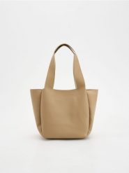 Torebka shopper - beżowy. Brązowe torebki shopper damskie Reserved, bez wzorów, ze skóry, bez dodatków. Za 159.99 zł.