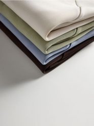 T-shirt z modalem - jasnoniebieski. Niebieskie t-shirty damskie Reserved, l, bez wzorów, z dzianiny, bez kołnierzyka. W wyprzedaży za 39.99 zł.