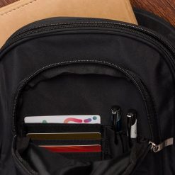 Plecak plecaczek damski mały lekki dwukomorowy wodoodporny elegancki czarny Beltimore R36. Czarne plecaki damskie bez wzorów, eleganckie. Za 50.92 zł.