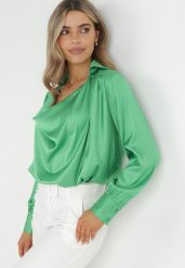 Zielona Bluzka z Lejącym Dekoltem Somara. Zielone bluzki damskie Born2be, m, bez wzorów, z satyny, eleganckie, bez kołnierzyka, bez ramiączek. Za 64.99 zł.