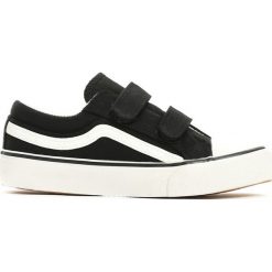Czarne Trampki Pretty Style. Buty sportowe dziewczęce marki Born2be. Za 39.99 zł.