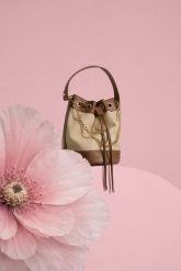 Torebka beżowa. Brązowe torebki do ręki damskie MOODO, bez wzorów, bez dodatków. Za 129.99 zł.