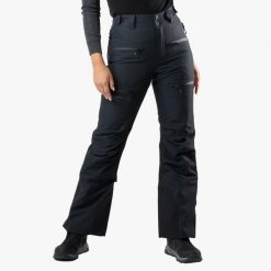 Spodnie narciarskie Kobieta Swedemount Freeride Pants wodoodporne. Czarne spodnie materiałowe damskie SWEDEMOUNT, bez wzorów. Za 599.99 zł.