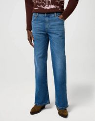 MESKIE SPODNIE WRANGLER LOOSE BOOT SKY BREEZE 112371340. Spodnie materiałowe męskie Wrangler, l, bez wzorów, z jeansu. Za 219.99 zł.