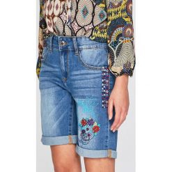 Desigual - Szorty jeansowe. Szorty damskie marki Desigual. Za 349.90 zł.