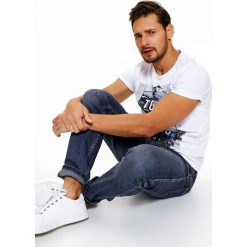 T-SHIRT MĘSKI Z NADRUKIEM. T-shirty męskie marki TOP SECRET. W wyprzedaży za 9.99 zł.