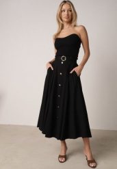 Czarna Spódnica Rozkloszowana z Bawełną i Paskiem oraz Kieszniami Jorlea. Czarne spódnice damskie Born2be, na lato, l, bez wzorów, z bawełny, boho, midi, koszulowe. Za 129.99 zł.