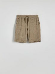 Dresowe szorty jogger - beżowy. Brązowe szorty męskie Reserved, l, bez wzorów, z bawełny. W wyprzedaży za 59.99 zł.