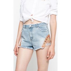 Missguided - Szorty. Szare szorty damskie Missguided, z bawełny, casualowe. W wyprzedaży za 49.90 zł.