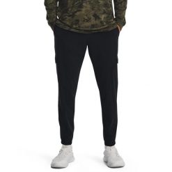 Spodnie dresowe męskie Under Armour Stretch Woven Cargo Pants XXL. Czarne spodnie sportowe męskie Under Armour, l, bez wzorów, z dresówki, trekkingowe. Za 249.99 zł.