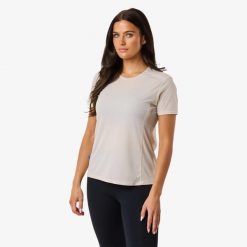 Koszulka treningowa damska Swedemount Ultra Light Tee szybkoschnąca. Zielone koszulki sportowe damskie SWEDEMOUNT, bez wzorów, do biegania. Za 129.99 zł.