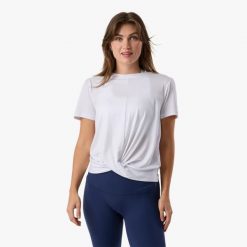 Koszulka treningowa damska Swedemount Core Wrap Soft Tee szybkoschnąca. Białe koszulki sportowe damskie SWEDEMOUNT, bez wzorów, bez kołnierzyka, bez ramiączek, do biegania. Za 79.99 zł.