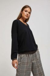 Bluza z dekoltem w serek czarna. Czarne bluzy damskie MOODO, xs, bez wzorów, z bawełny, bez kaptura. W wyprzedaży za 29.99 zł.