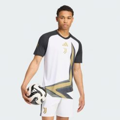 Koszulka przedmeczowa Juventus 26/27. Białe koszulki sportowe męskie Adidas, l, bez wzorów, z materiału, bez kołnierzyka, bez ramiączek, na fitness i siłownię, climacool (adidas). Za 299.00 zł.