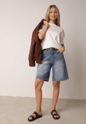 Niebieskie Bawełniane Szorty Jeansowe Bermudy z Wysokim Stanem Avariel. Niebieskie szorty damskie Born2be, plus size, bez wzorów, z bawełny, eleganckie, z podwyższonym stanem. Za 89.99 zł.