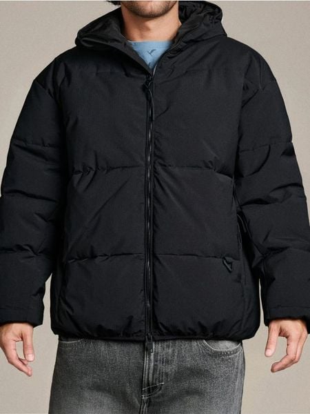 Pikowana kurtka puffer z kapturem - czarny. Czarne kurtki damskie Sinsay, l, bez wzorów, z kapturem. Za 159.99 zł.