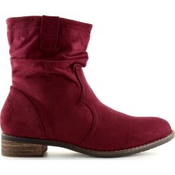 Czerwone Botki damskie bordowe 99-135 Red. Czerwone botki damskie ButyModne, na jesień, klasyczne, bez obcasa, bez zapięcia. W wyprzedaży za 109.00 zł.